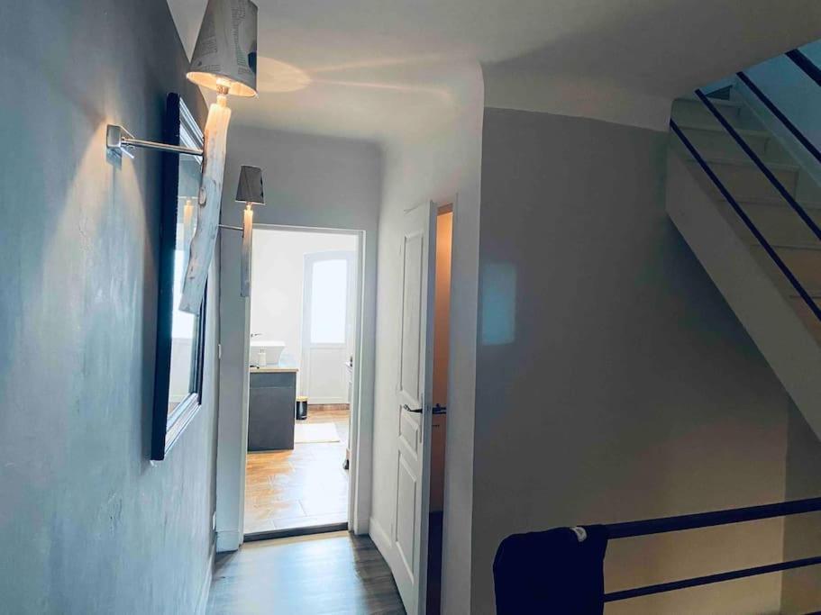 Maison Climatisee Avec Stationnement Et Wifi Bram Exterior photo