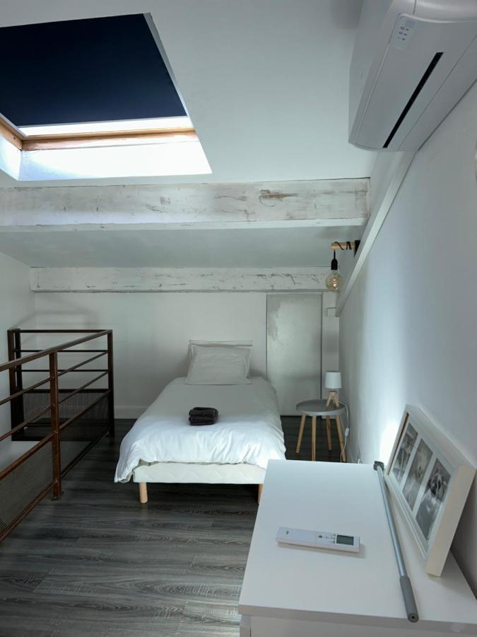 Maison Climatisee Avec Stationnement Et Wifi Bram Exterior photo